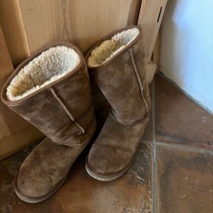 Black and Brown Sheepskin Winter Boots